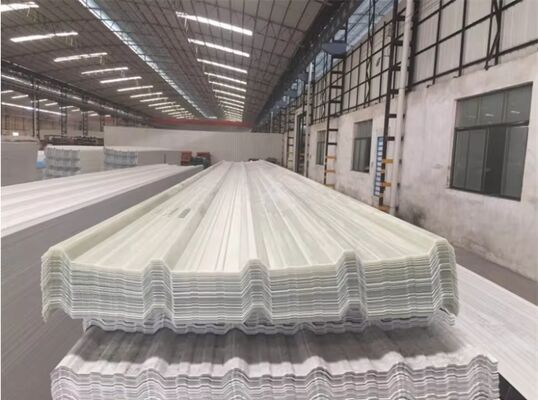 खरीदें हल्का पीवीसी पारदर्शी छत शीट अनुकूलित नालीदार पीवीसी छत शीट online manufacture